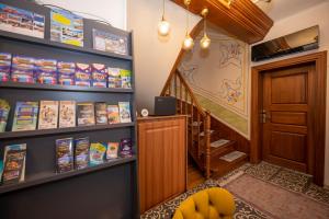 Valeria Antique Hotel bar lounge - geleneksel Türk çayı ve kahve servisi
